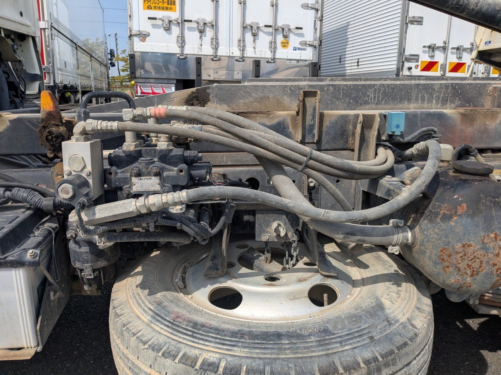 vehicle_image_20260428095350kFROIX5tGu.jpg