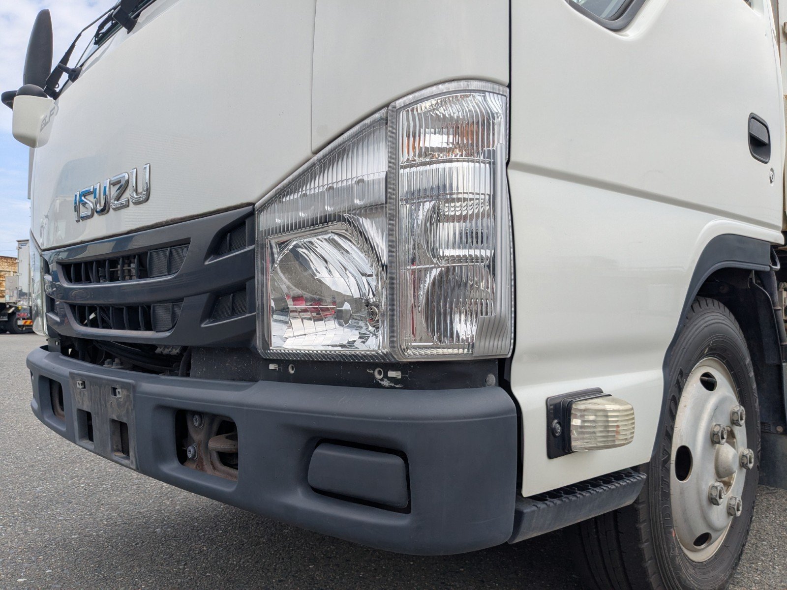 vehicle_image_20260501091658FcFydtxaRk.jpg