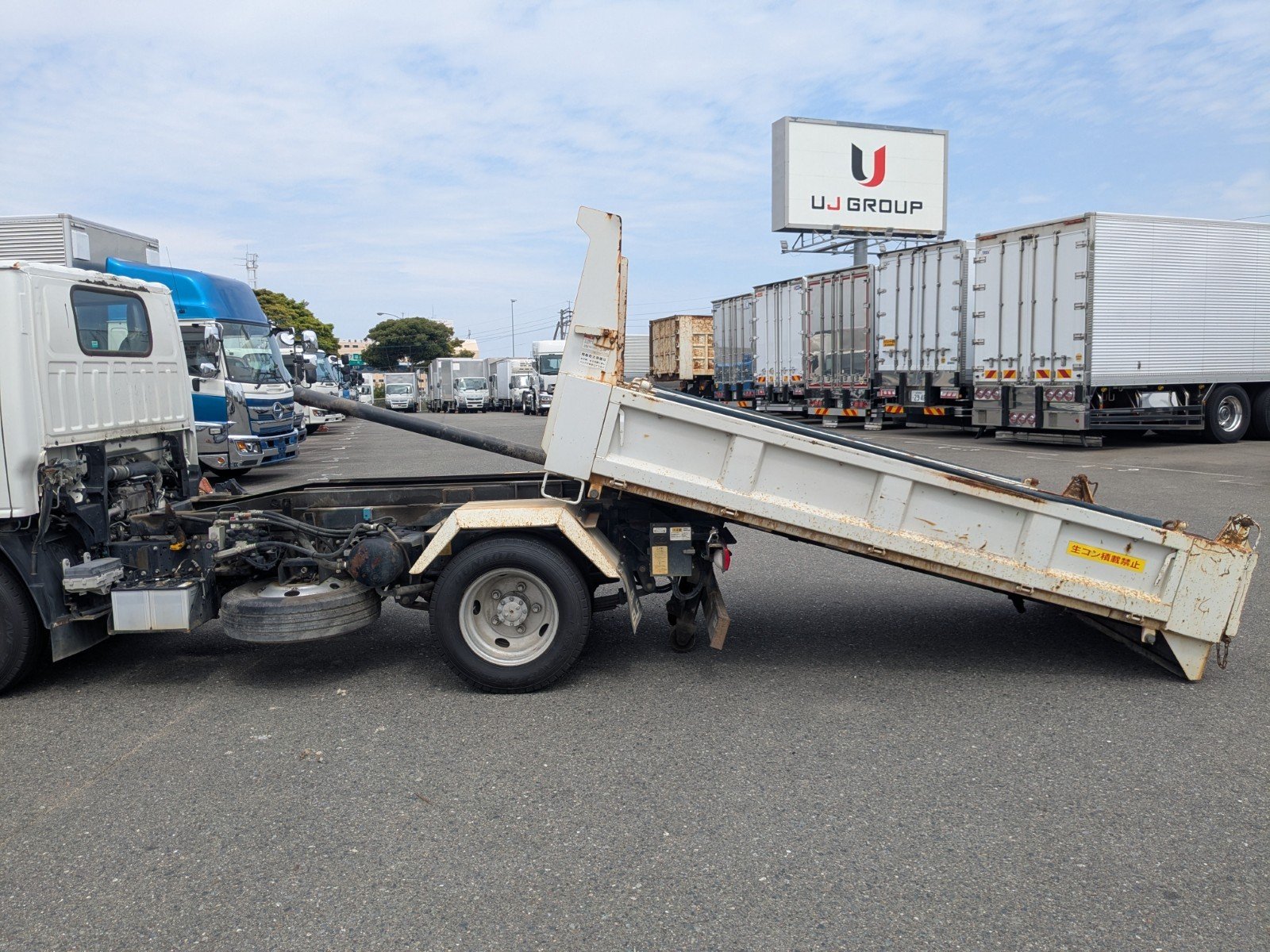 vehicle_image_20260501091658QunBmjIXdW.jpg