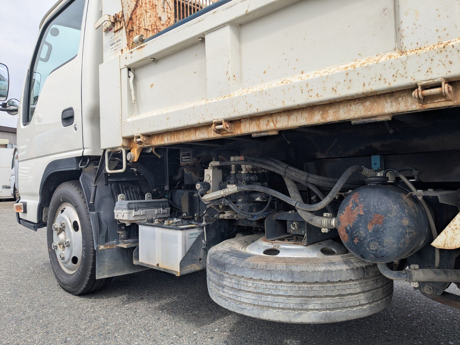 vehicle_image_20260501091658zp9bO2dSrm.jpg