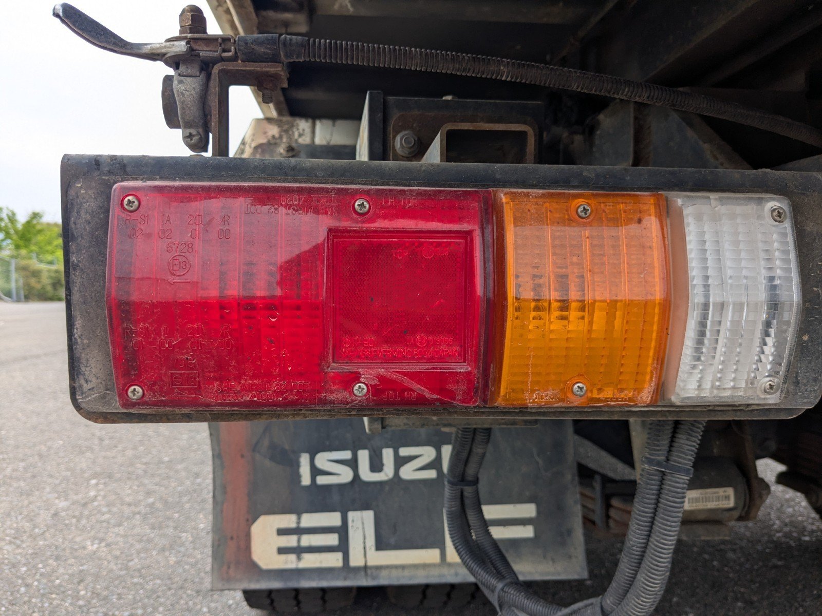 vehicle_image_20260501092242MvSwSAAkFp.jpg