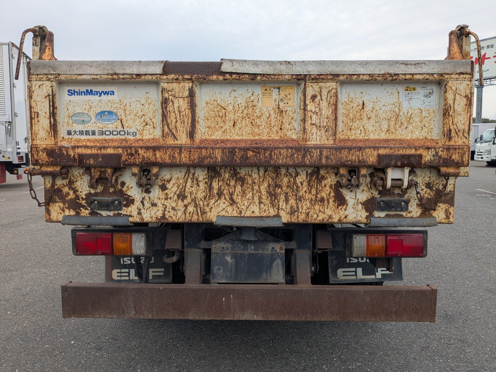 vehicle_image_20260501092242VNJkjLT6VX.jpg