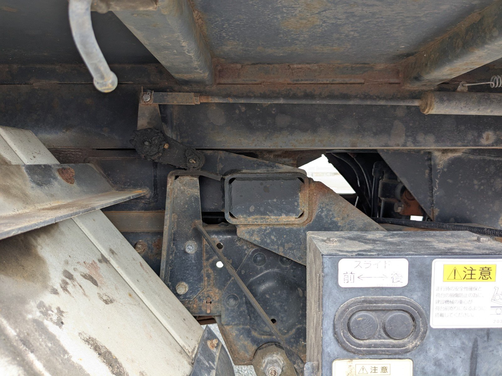 vehicle_image_20260502134930naOf7Pmn0G.jpg