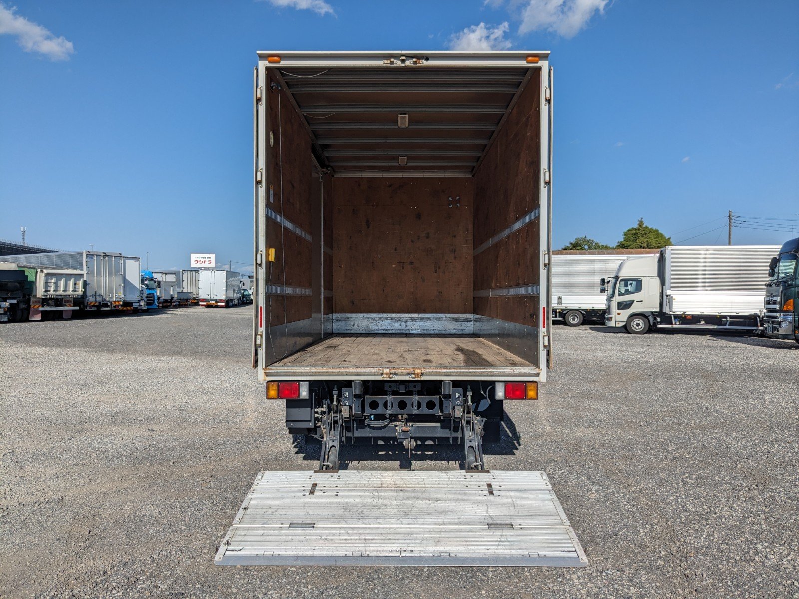 vehicle_image_20260513110713WFLQPhPPXI.jpg