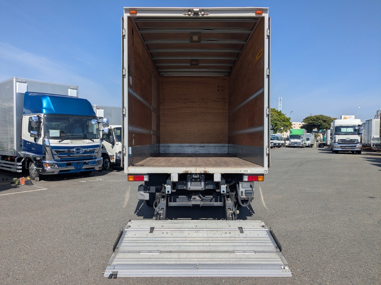 vehicle_image_20260502140608B916YENblR.jpg