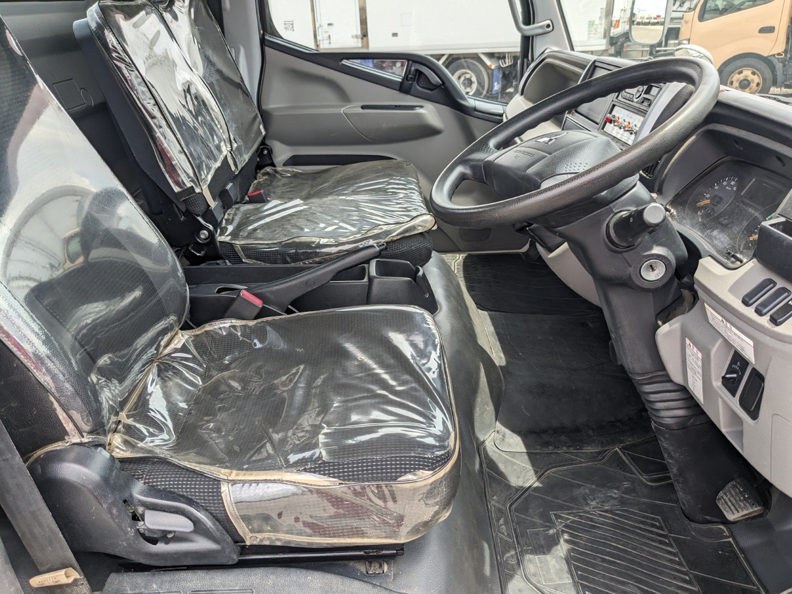 vehicle_image_20260606140837oHJ1zbT4JS.jpg