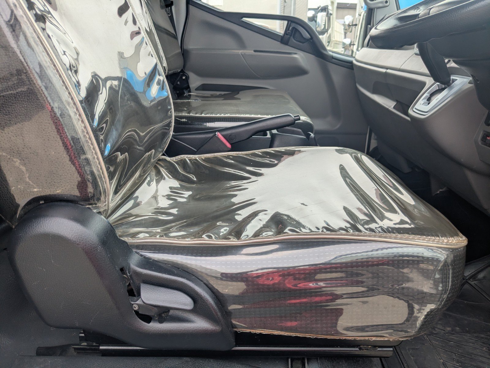 vehicle_image_20260502155849tq1Q4vXDPo.jpg