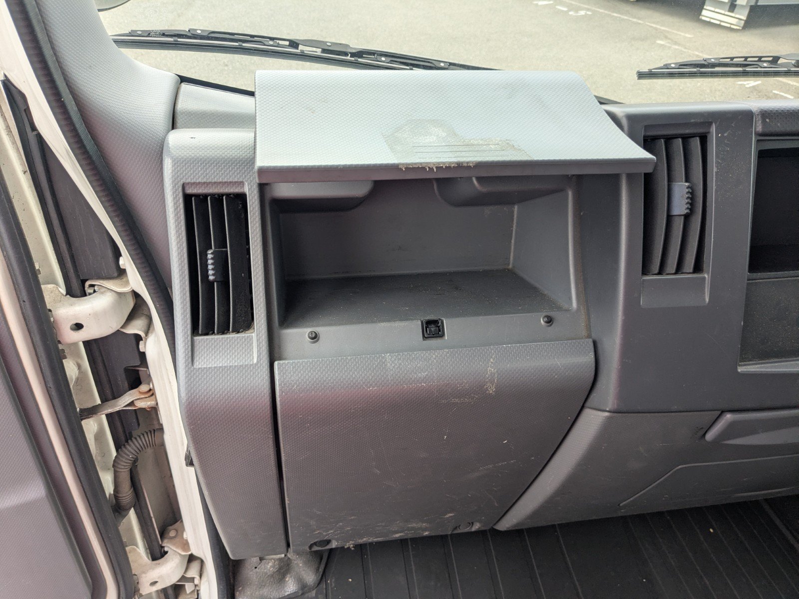 vehicle_image_202605010958439Bj2frcNMt.jpg