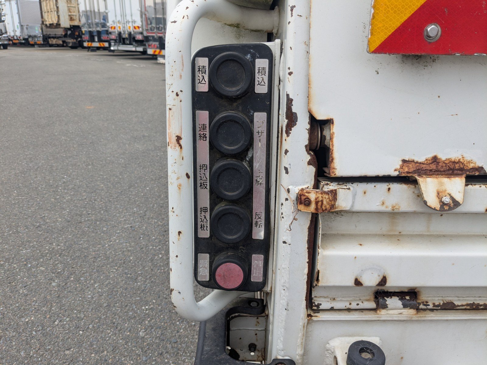 vehicle_image_20260501095843HLmTBs7k7h.jpg