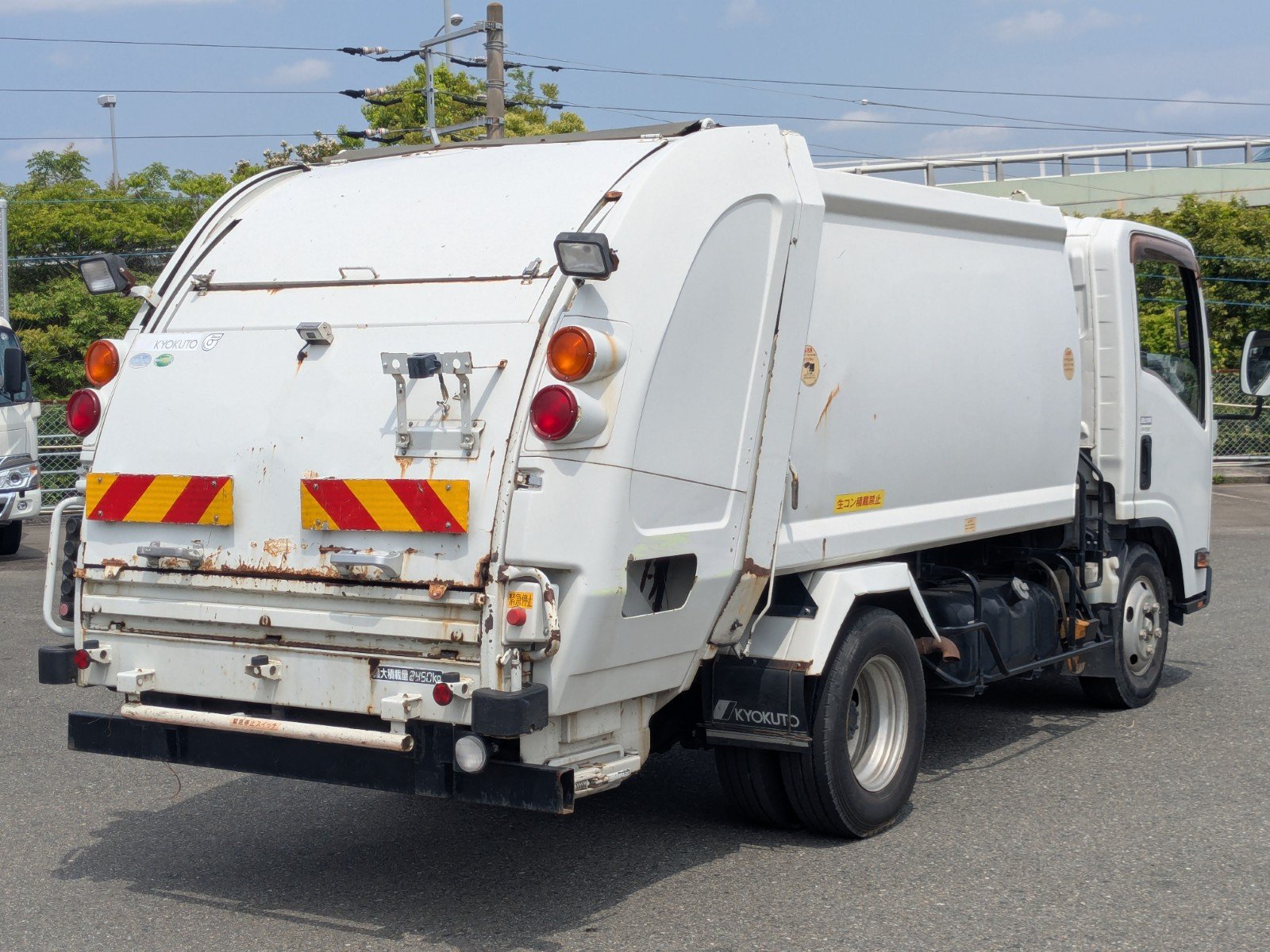 vehicle_image_20260501095843JQuSkMphmN.jpg