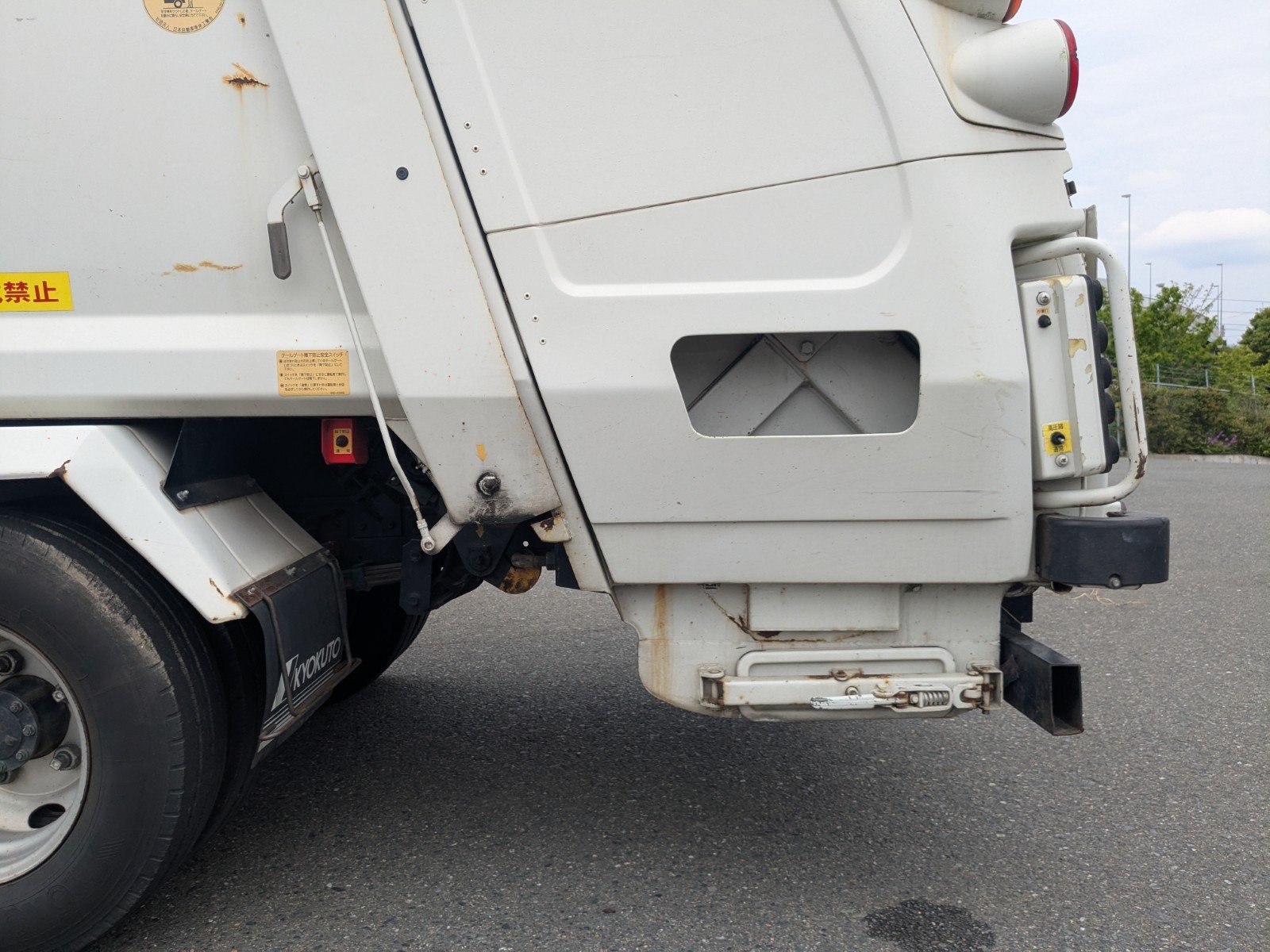 vehicle_image_20260501095843mHuYSRjmCX.jpg