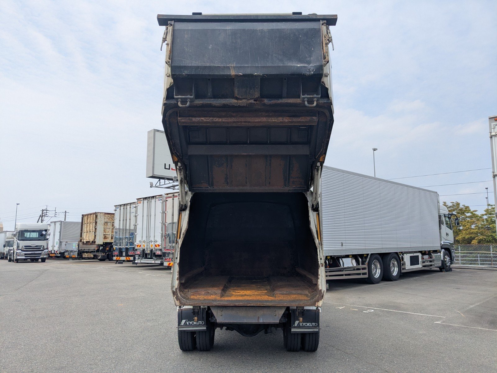 vehicle_image_20260501095843w9YS9XwA4c.jpg