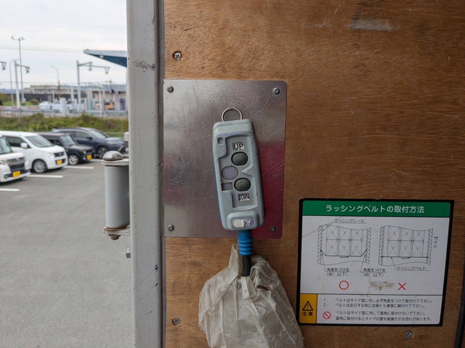 vehicle_image_202604231855182kgX19INH0.jpg