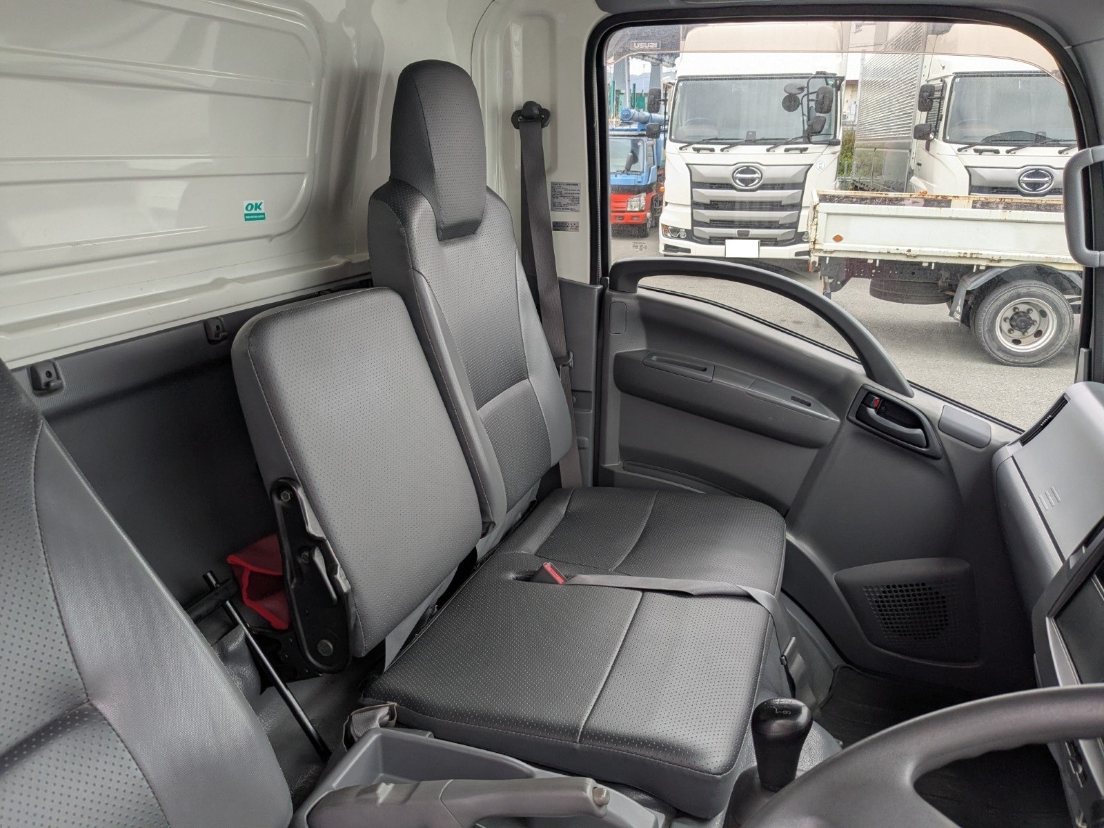 vehicle_image_20260423185518CzmSAVibp4.jpg
