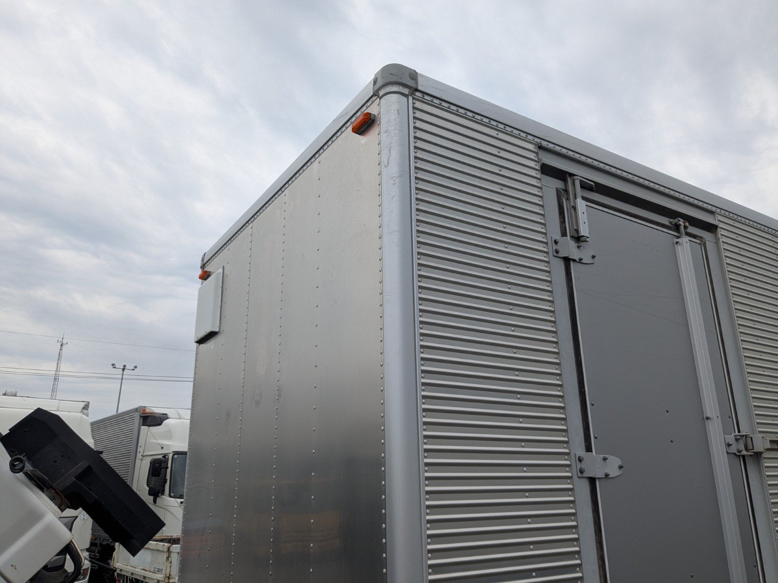 vehicle_image_20260423185518XfQAQATEPB.jpg