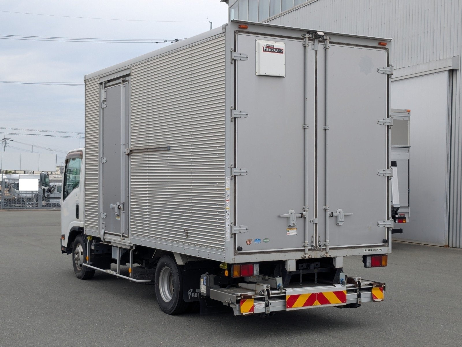 vehicle_image_20260423195547hiGkGoq82g.jpg