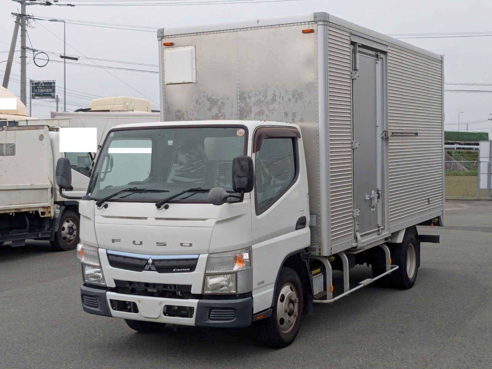 vehicle_image_20260423191228RQcKOMsTQz.jpg