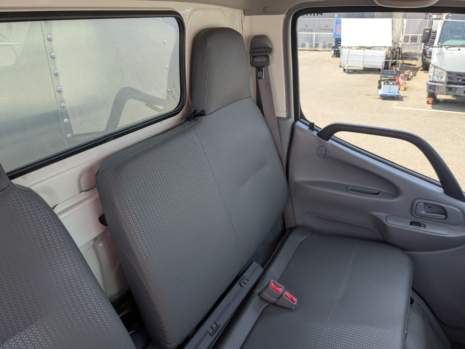 vehicle_image_20260427161408txtFCiuzl8.jpg