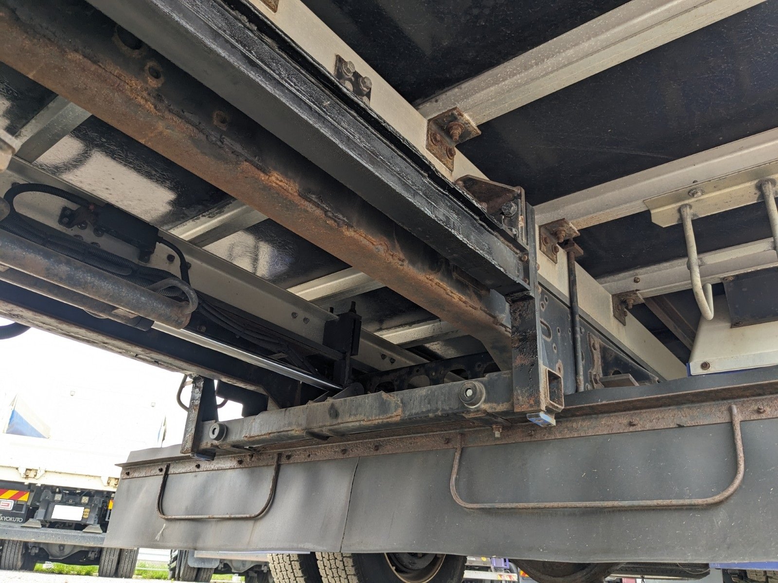 vehicle_image_20260612101330SfBk7UqMmU.jpg