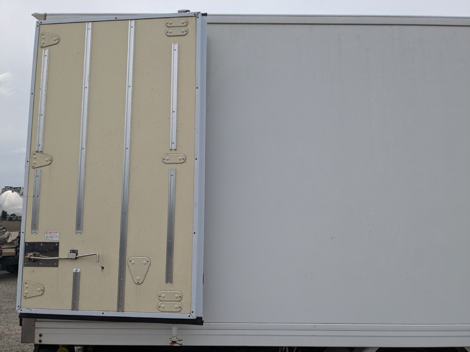 vehicle_image_20260612101330lDXU7mIB4X.jpg