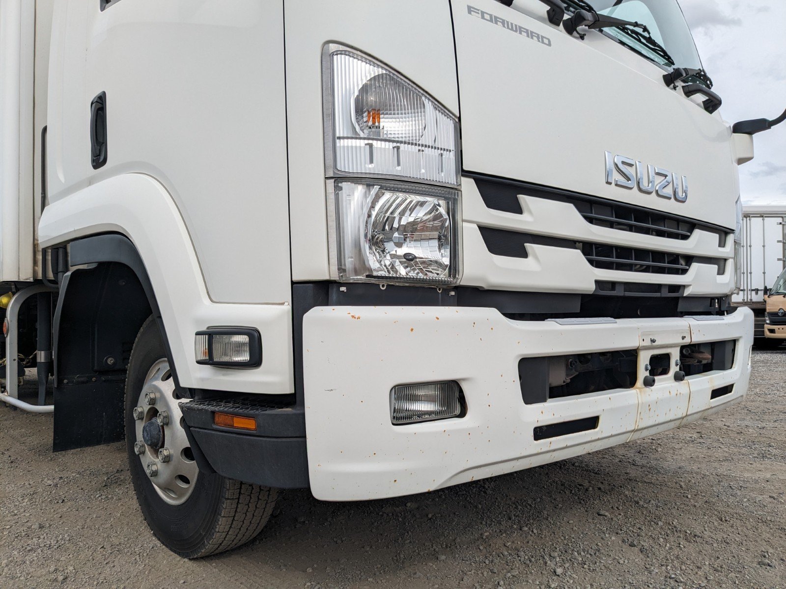 vehicle_image_20260612101330zXM19NVkg3.jpg