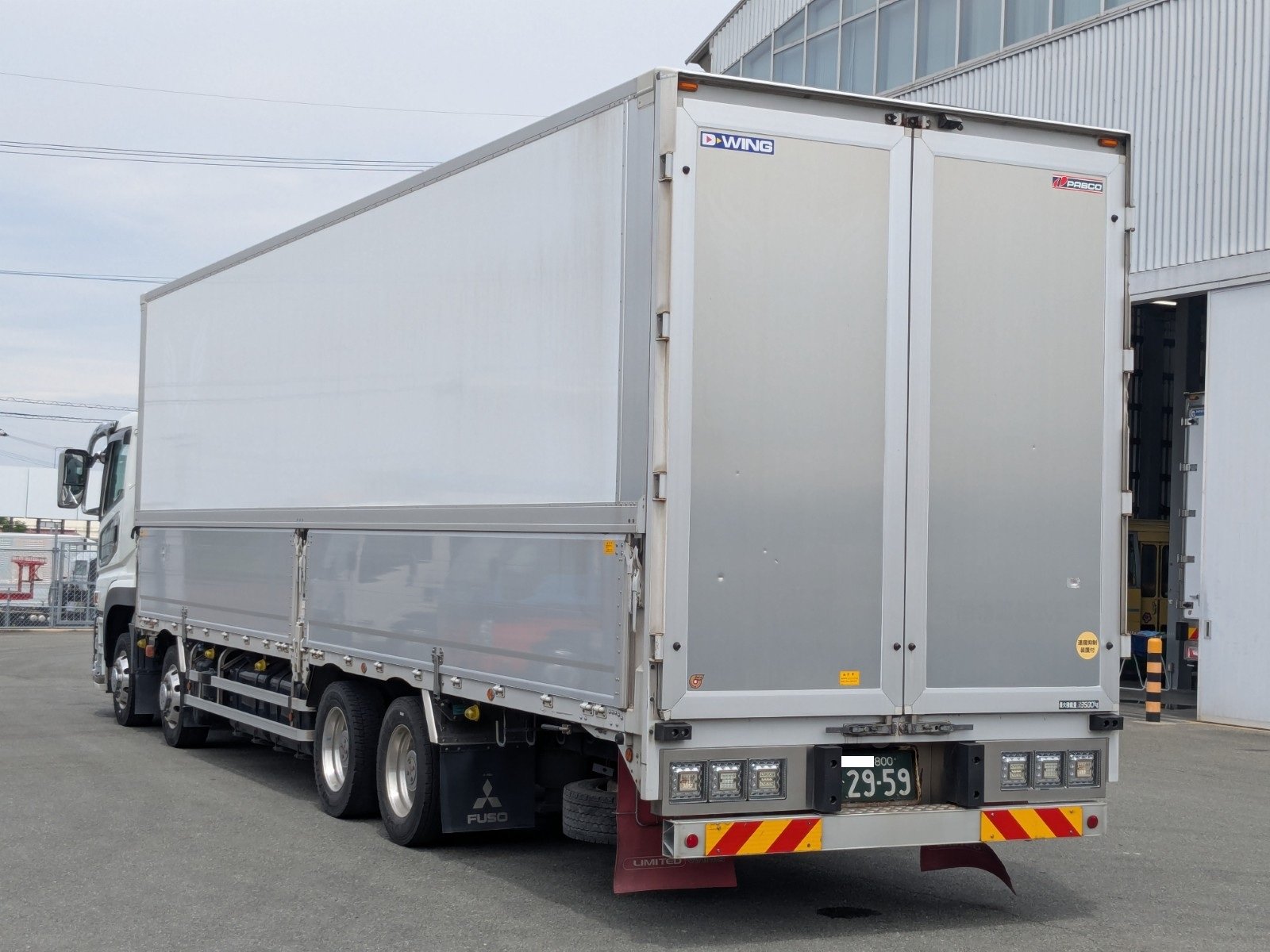 vehicle_image_20260527115653EqtJDQH3S4.jpg