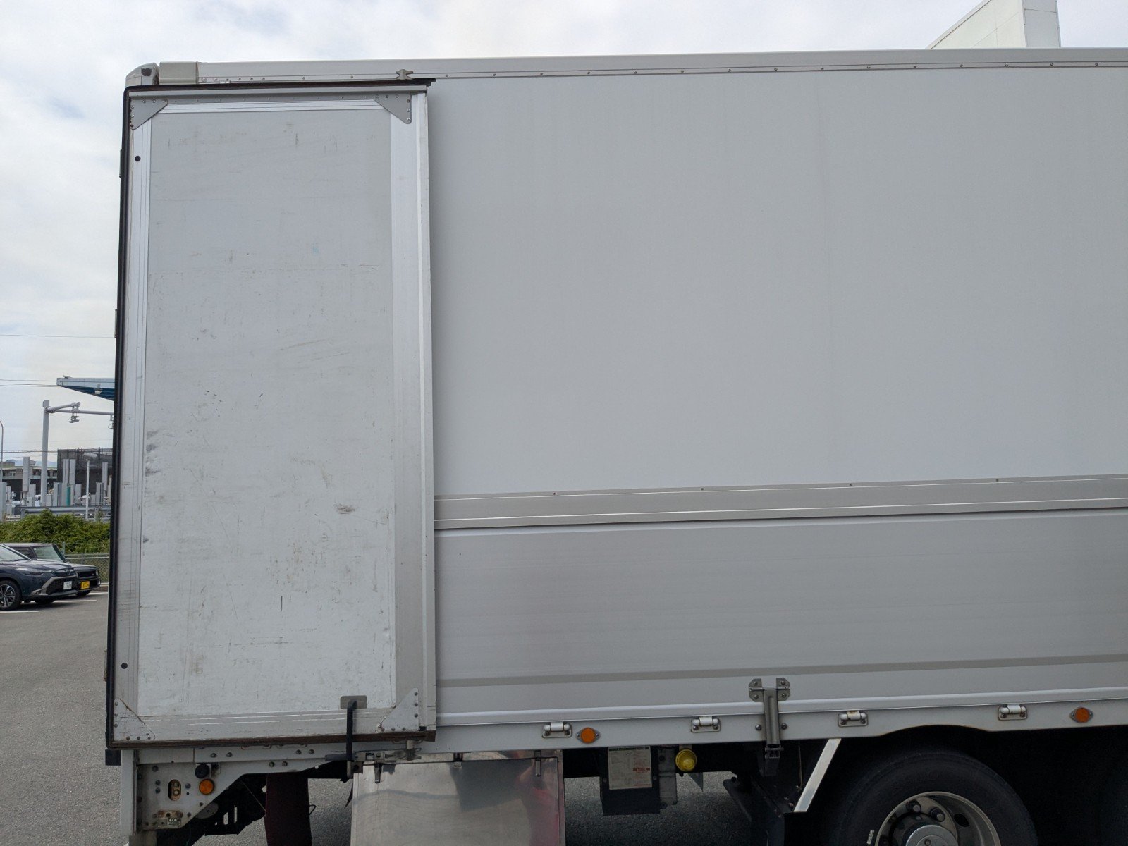 vehicle_image_20260527115653dSvPzKgqNC.jpg