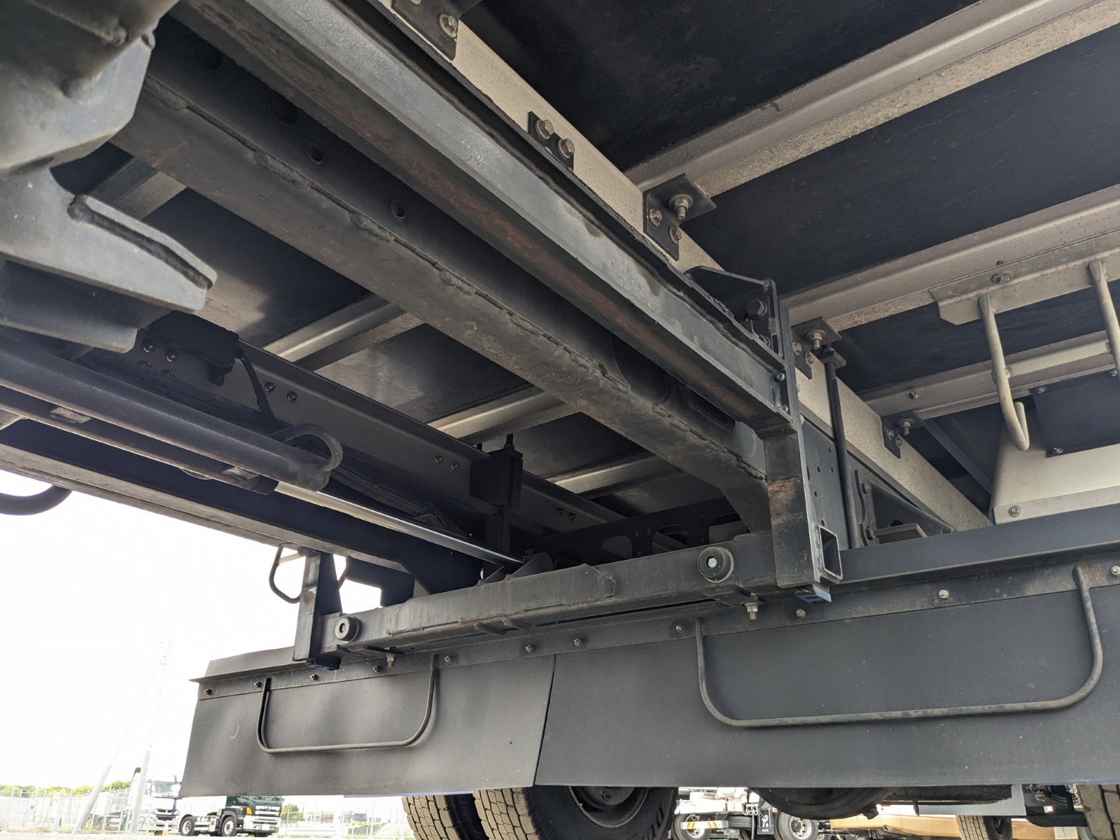 vehicle_image_20260606134035QpVzp7xRBE.jpg