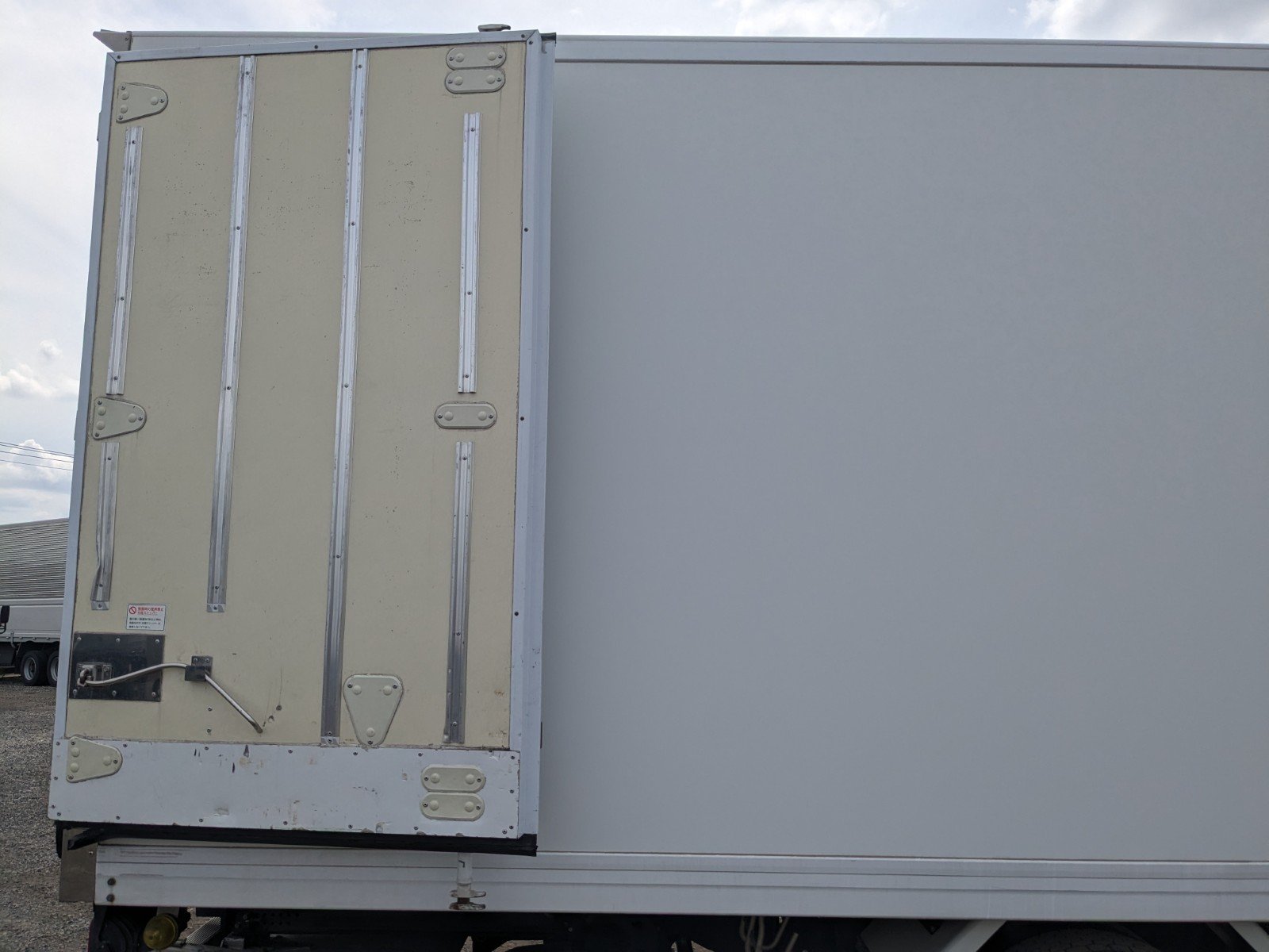 vehicle_image_20260606134035tXMAgb61yw.jpg