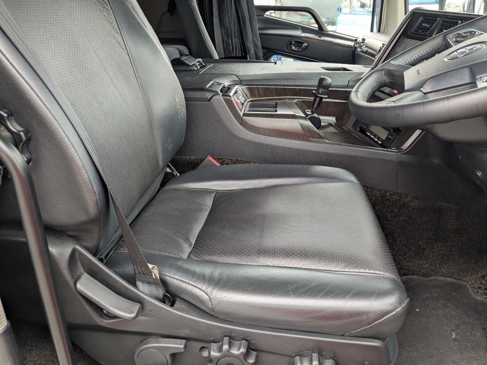 vehicle_image_20260527132524XxcF7CDs1l.jpg