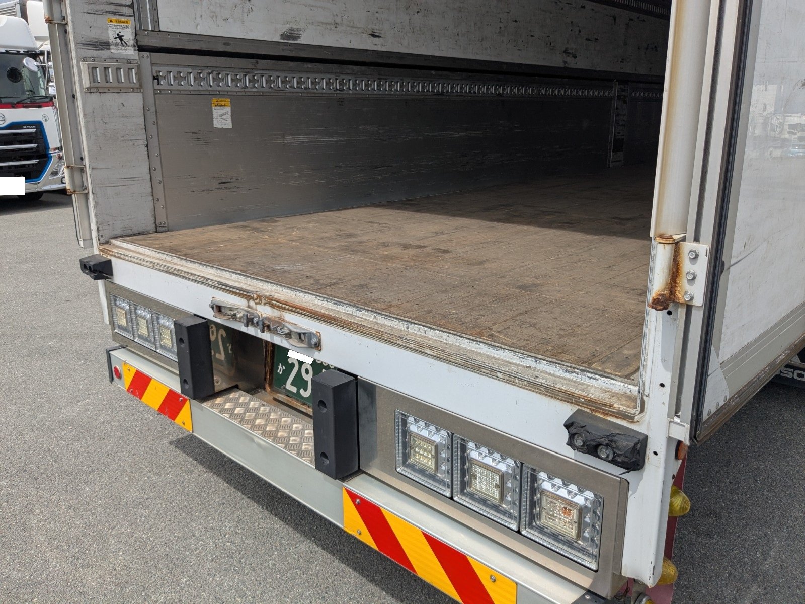 vehicle_image_20260527153456KFm4TNRLGo.jpg