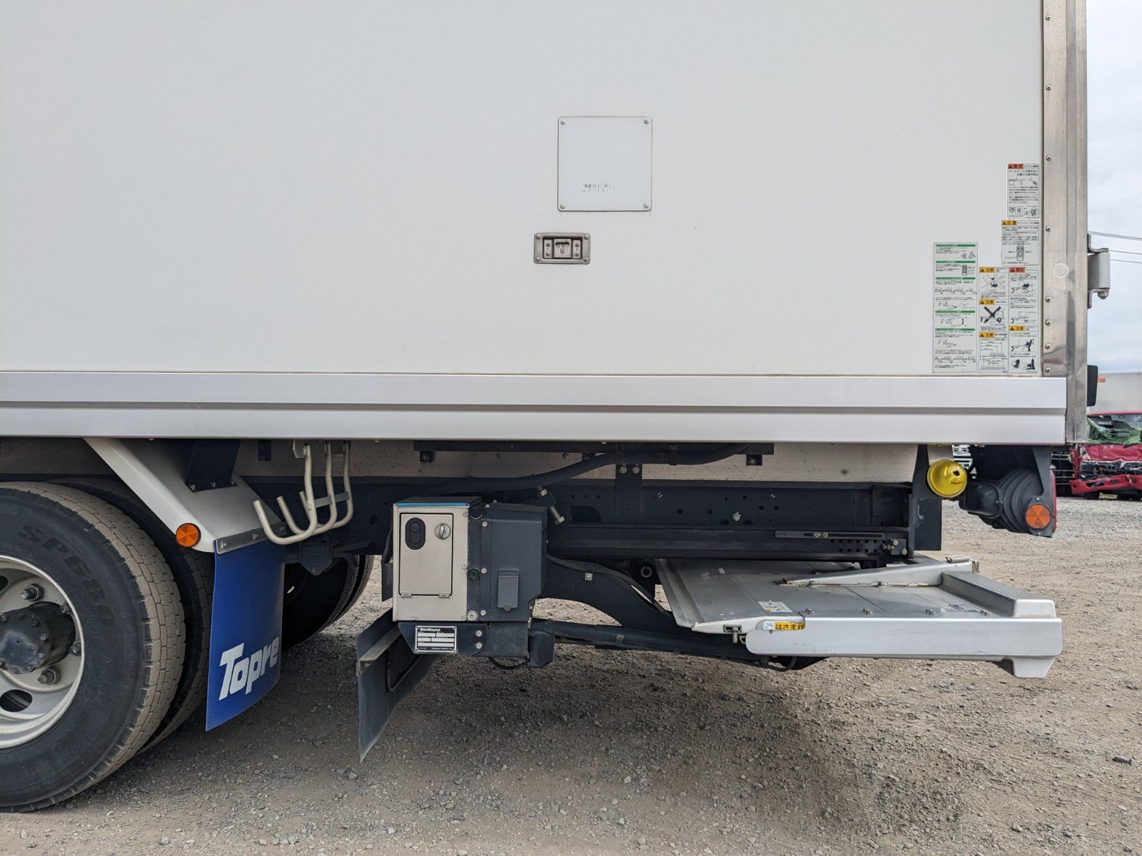 vehicle_image_20260612102043ZLHsffkYK7.jpg
