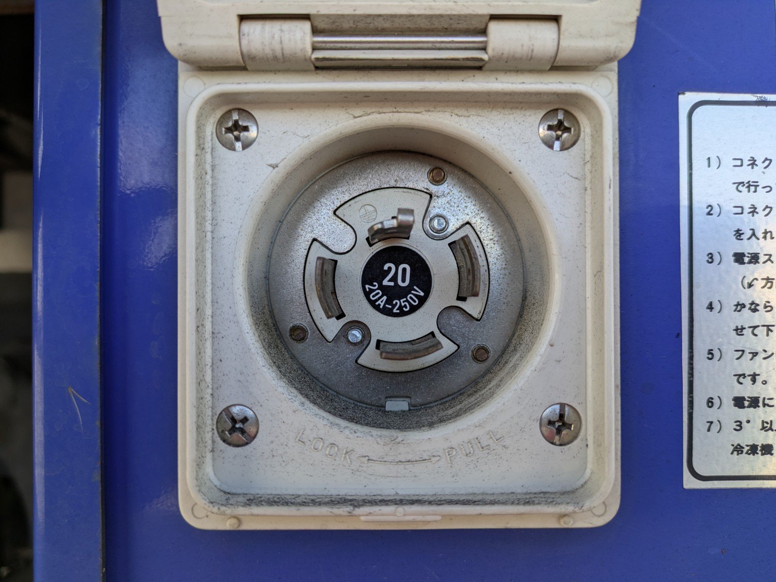 vehicle_image_20260422152904GGYl2HO1NW.jpg