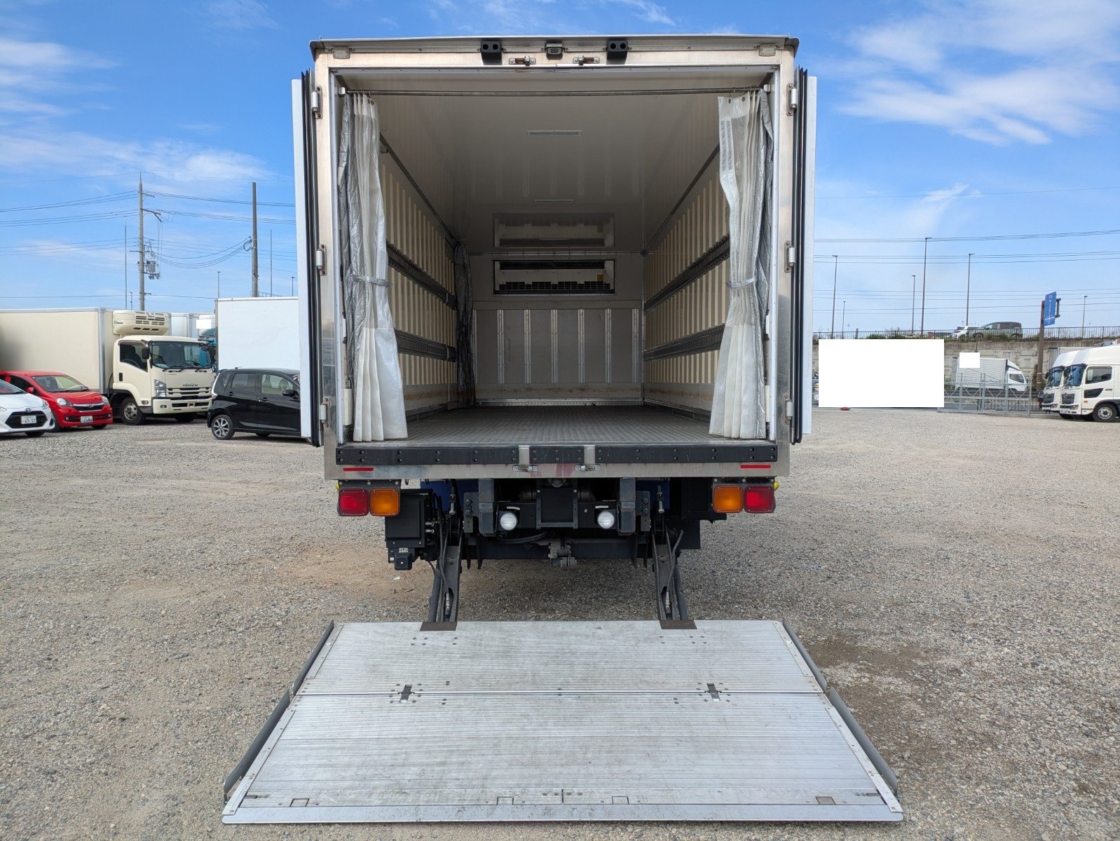 vehicle_image_20260422152904kwoELvOWba.jpg