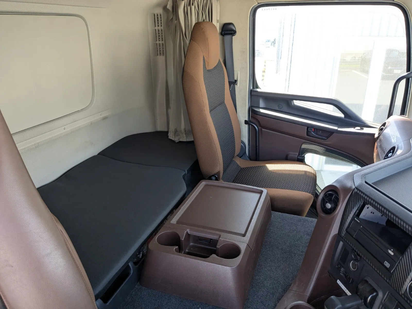 vehicle_image_20260630103034HM2sYD9vhp.webp