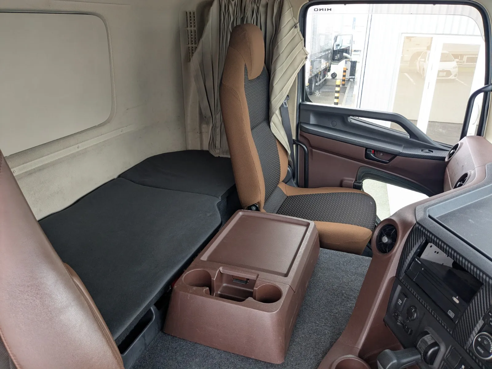 vehicle_image_20260701104131yUvhAI0Urh.webp