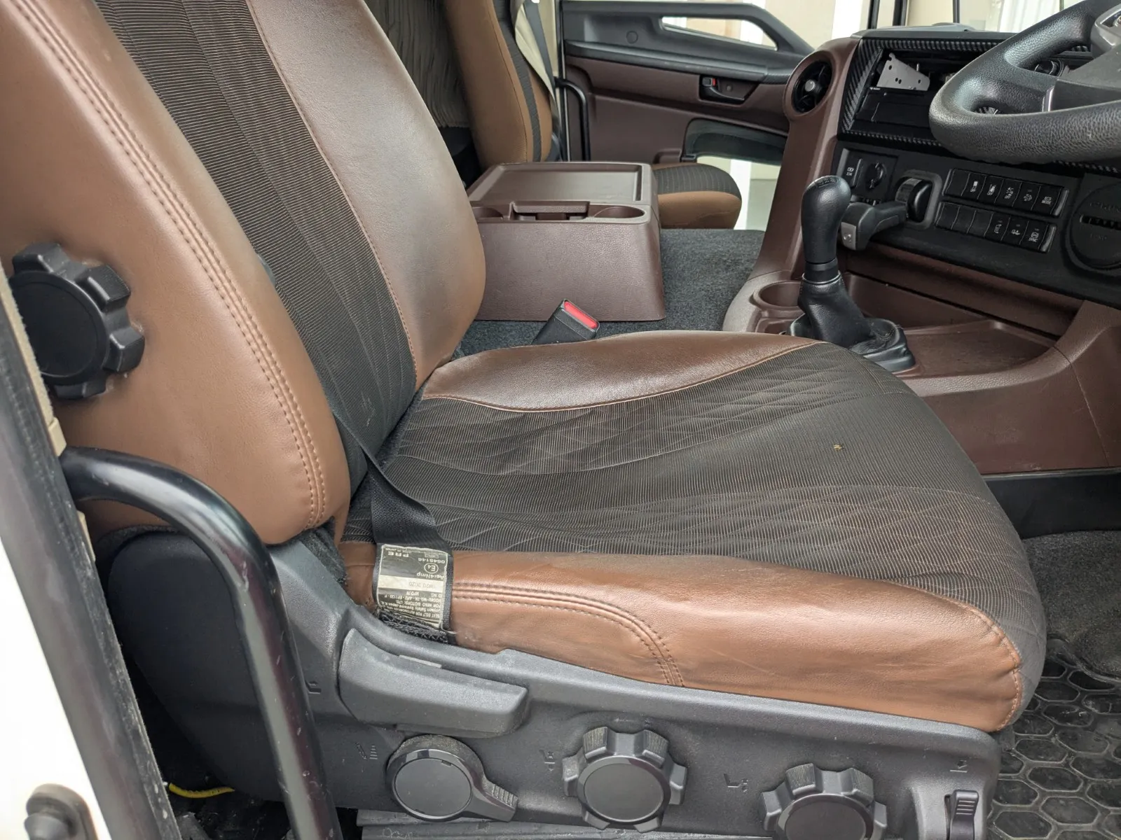 vehicle_image_20260701104132sUdYeAZE5O.webp