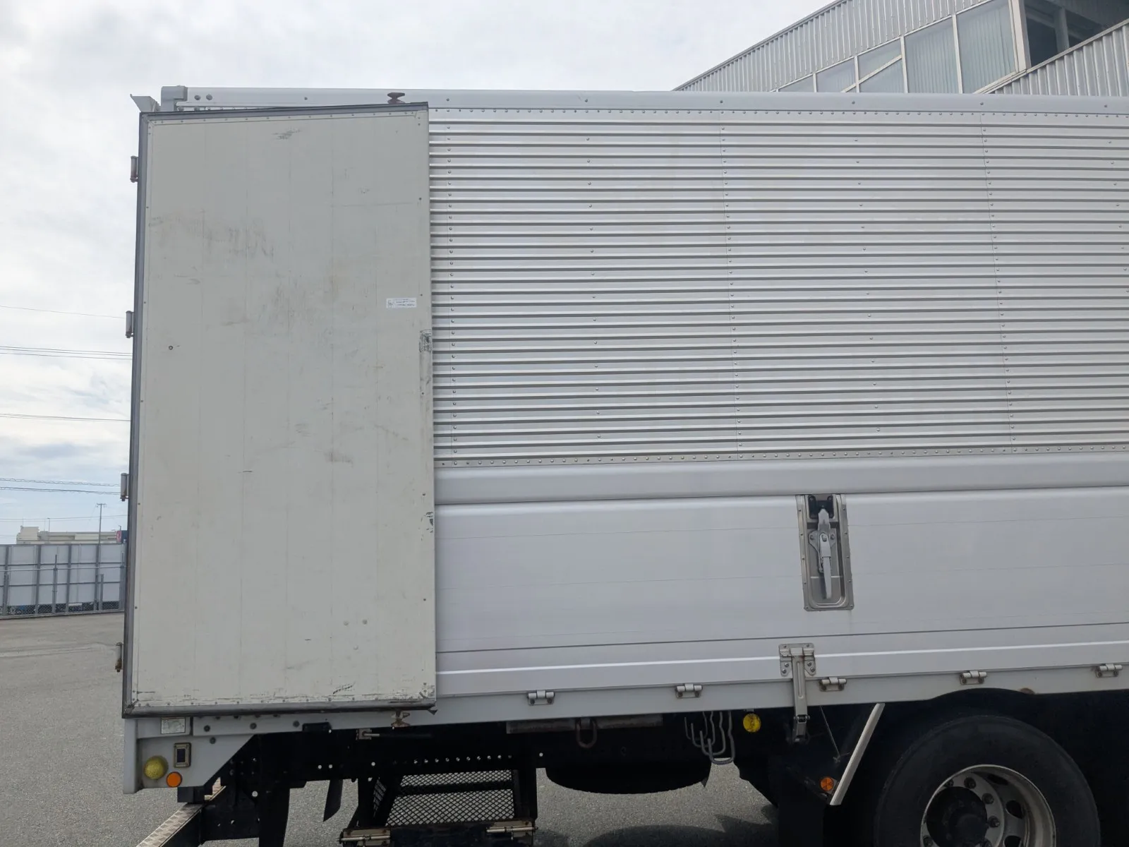 vehicle_image_20260701110431eKsKmWeF4l.webp