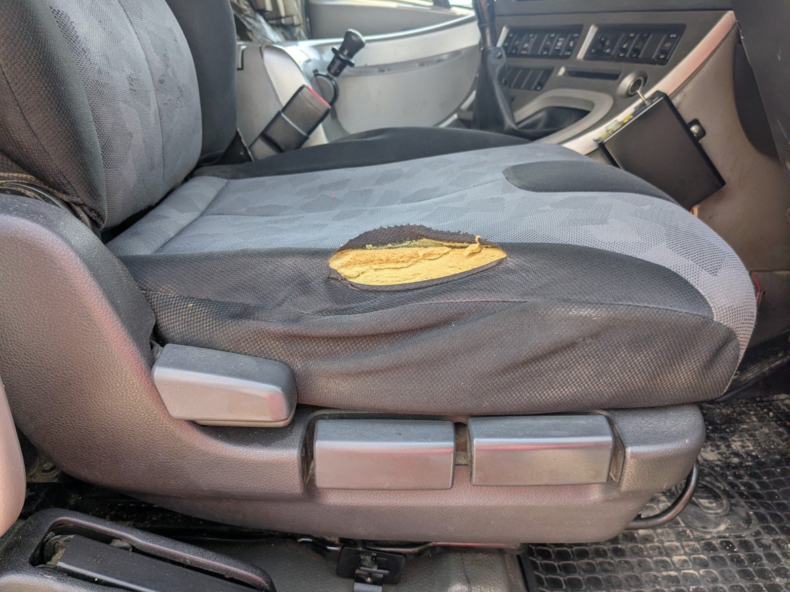 vehicle_image_20260515101934sZ2SHyFHJ3.jpg