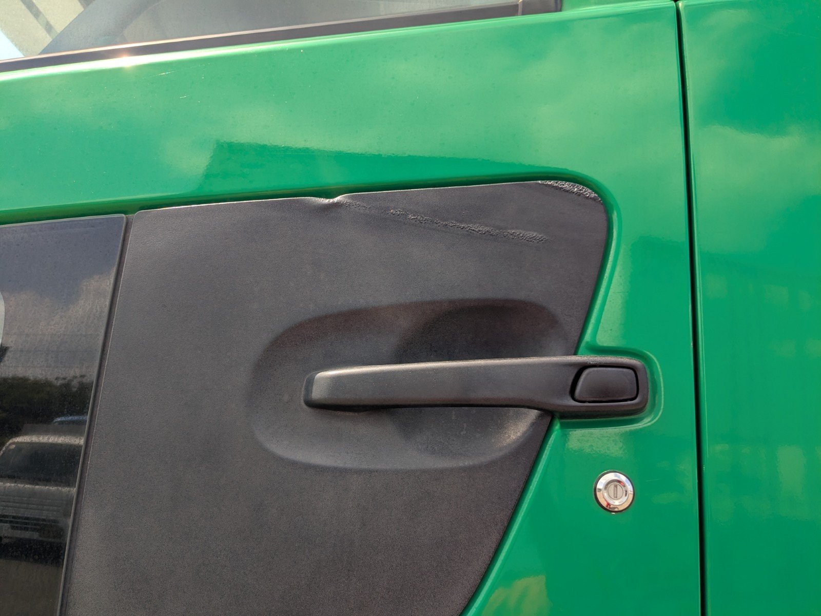 vehicle_image_2026060310445256KmApcrAt.jpg
