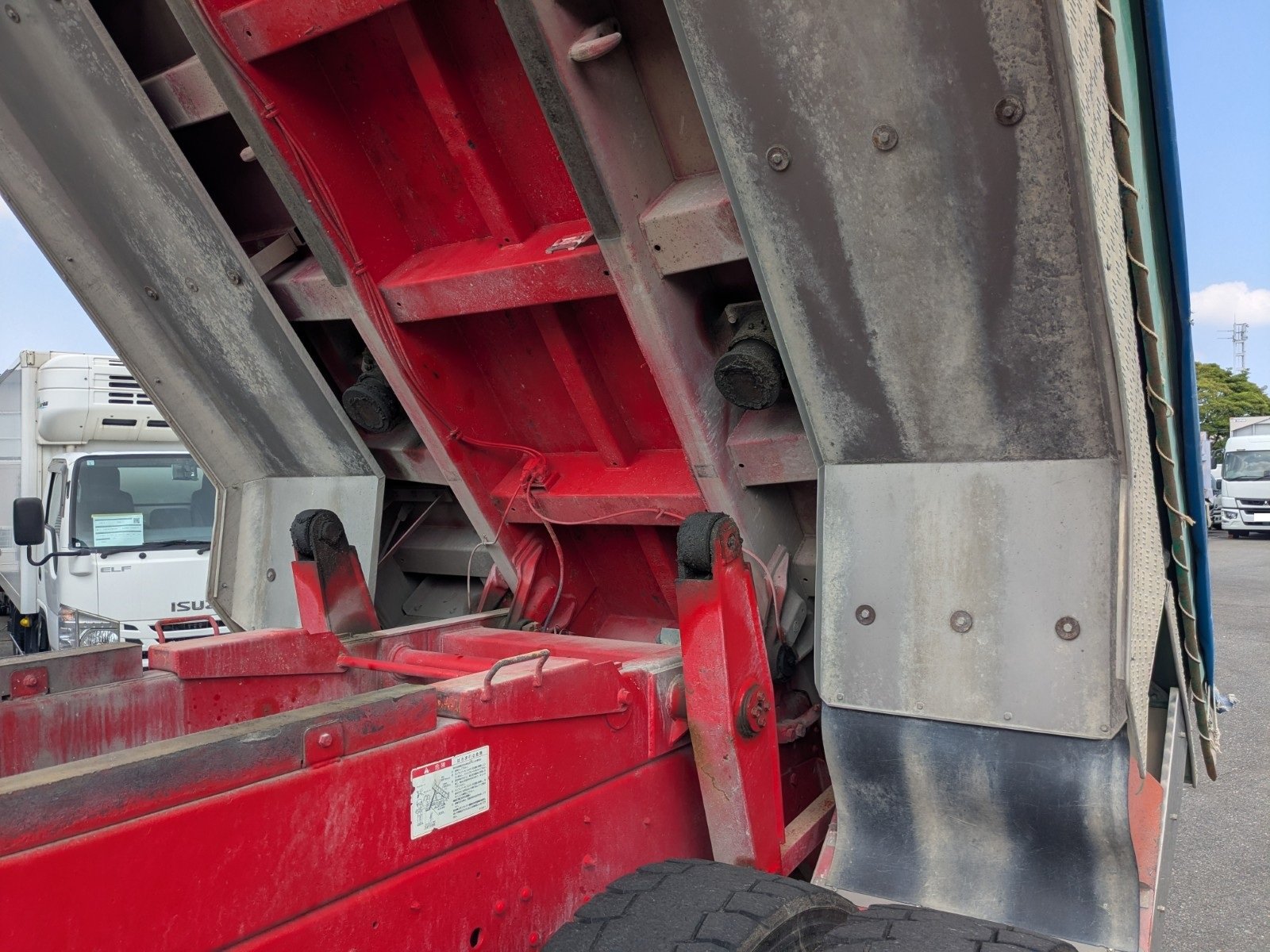 vehicle_image_20260603104452C9dHO3vnQL.jpg