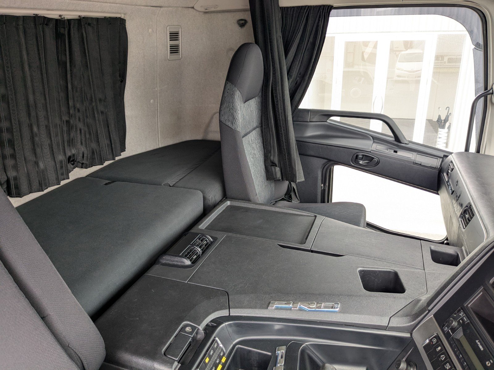 vehicle_image_20260527113507LLLL2bSGCB.jpg