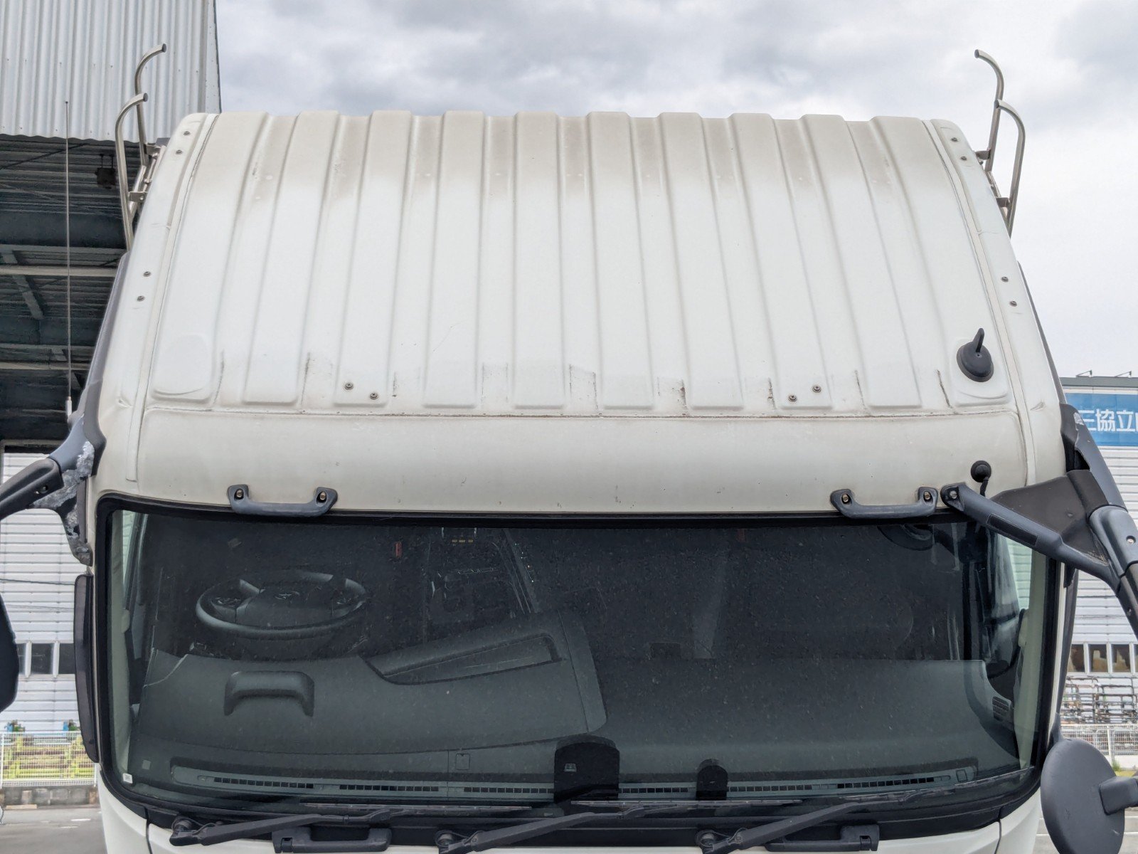 vehicle_image_20260527113507PhrMIGO5k9.jpg