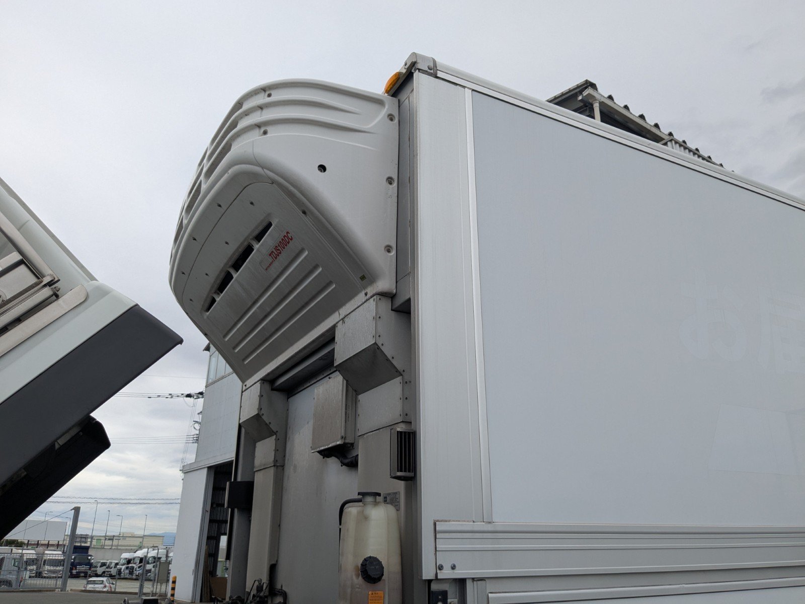 vehicle_image_20260527113507rF0TepPVFC.jpg