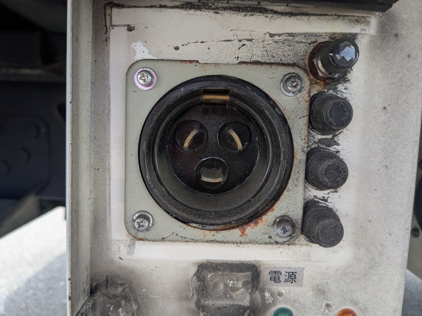 vehicle_image_20260515095658NBNEzCMpHU.jpg