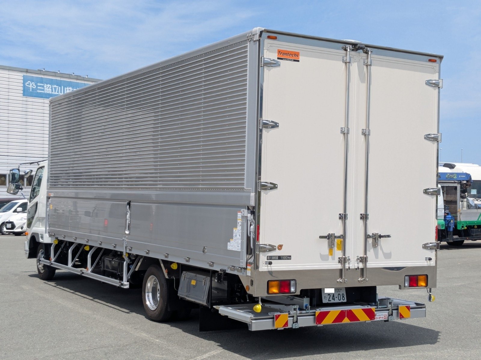 vehicle_image_20260612173931Yns7iWYxmh.jpg