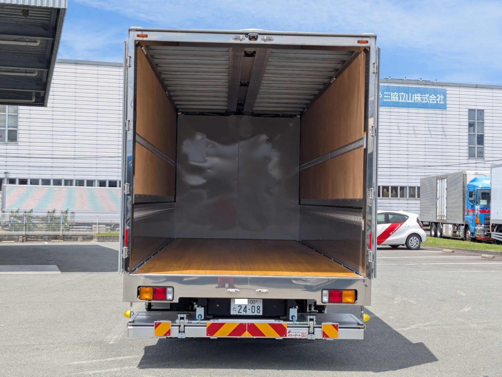 vehicle_image_20260612173931xbxNQRegbh.jpg
