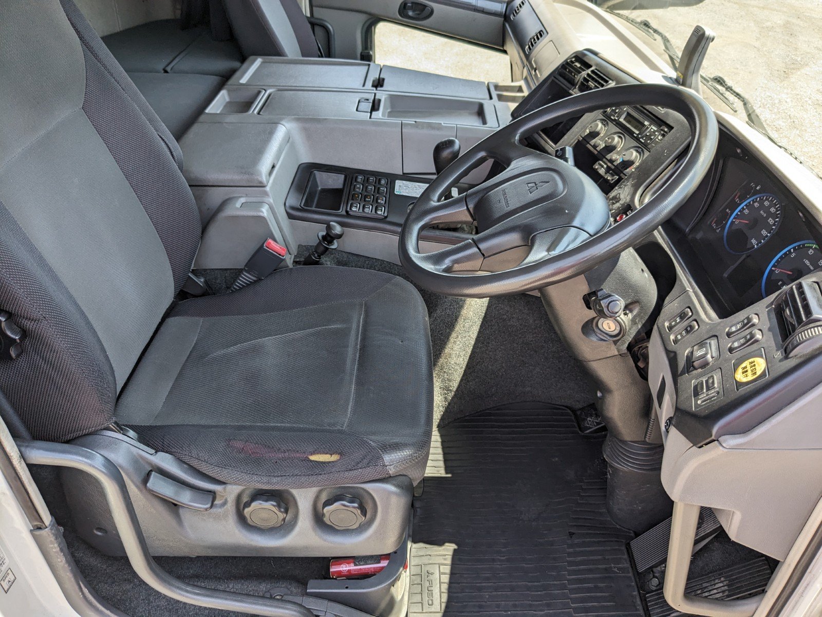 vehicle_image_20260518171225QzDca7qVFF.jpg