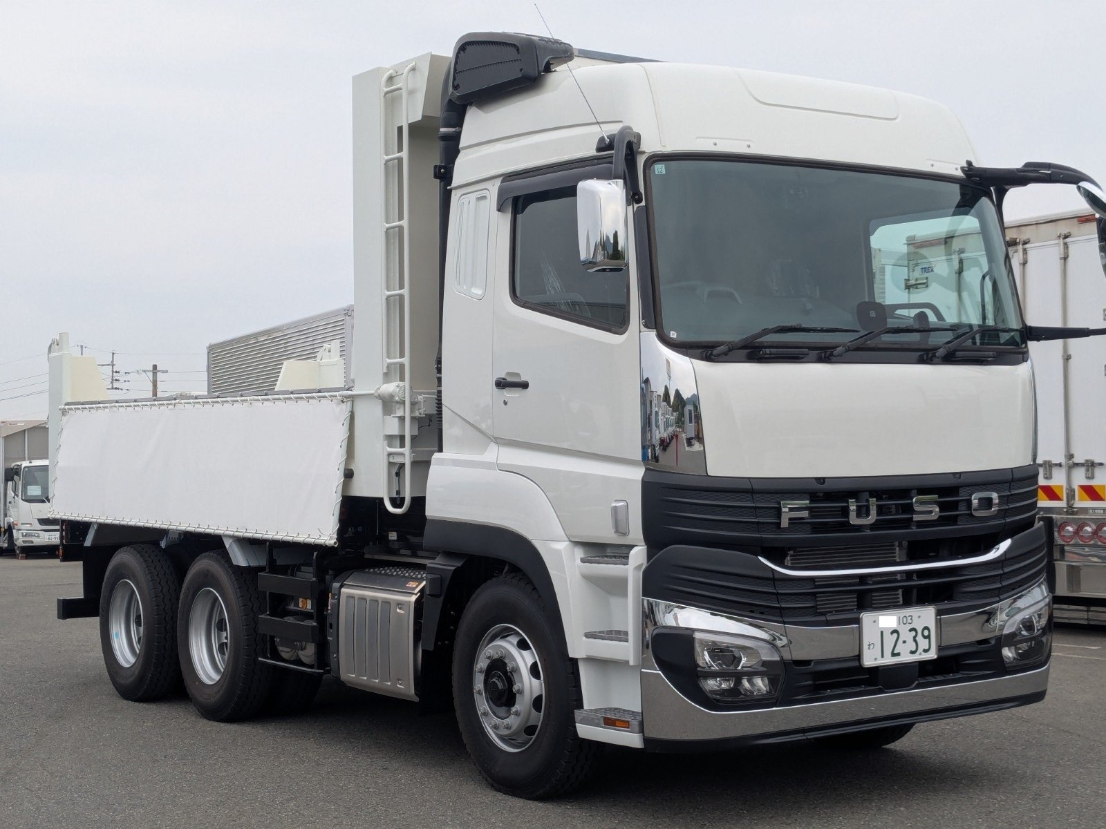 vehicle_image_20260423191850elYbm5C8Ey.jpg
