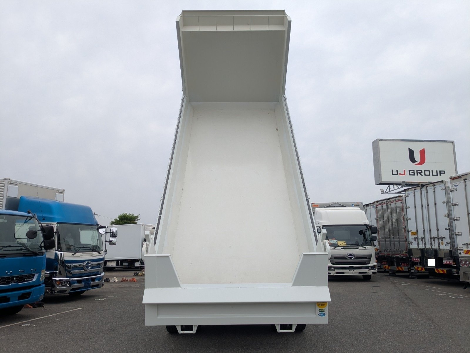 vehicle_image_20260423191850fO2a9kNtjT.jpg